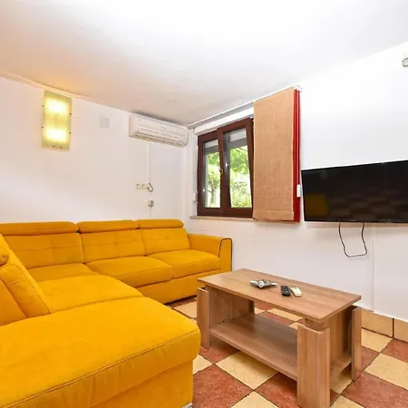 Lejlighed Fuer 4 Personen Ca 73 Qm In Valbandon, Istrien Istrische Riviera